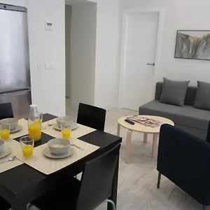 livemalaga-santa-maria-apartments.hotelsinnerja.org/