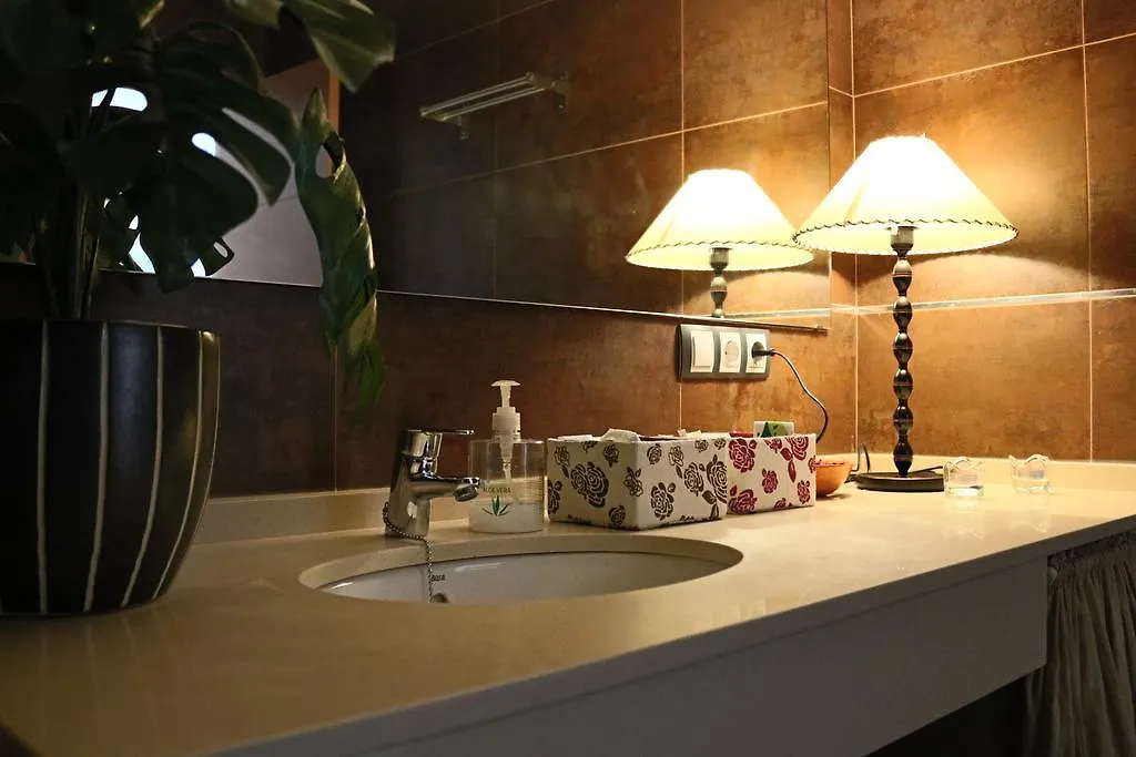 Studio City Center - Aloha Sevilla Apartment