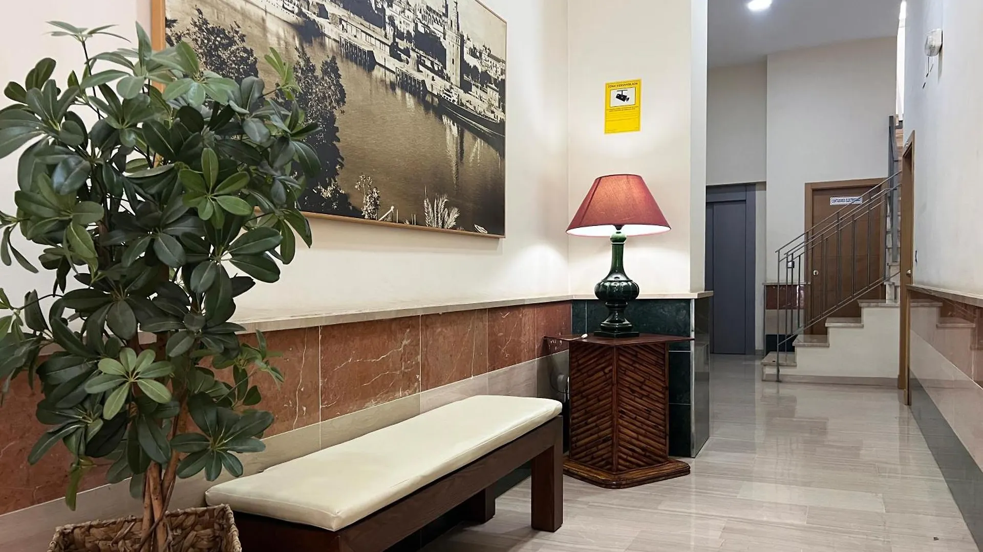 Studio City Center - Aloha Sevilla 0*, Seville Spain